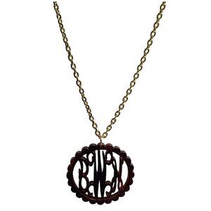 Brown Resin Monogram Pendant Necklace Script Scalloped Edges Fashion Jewelry
